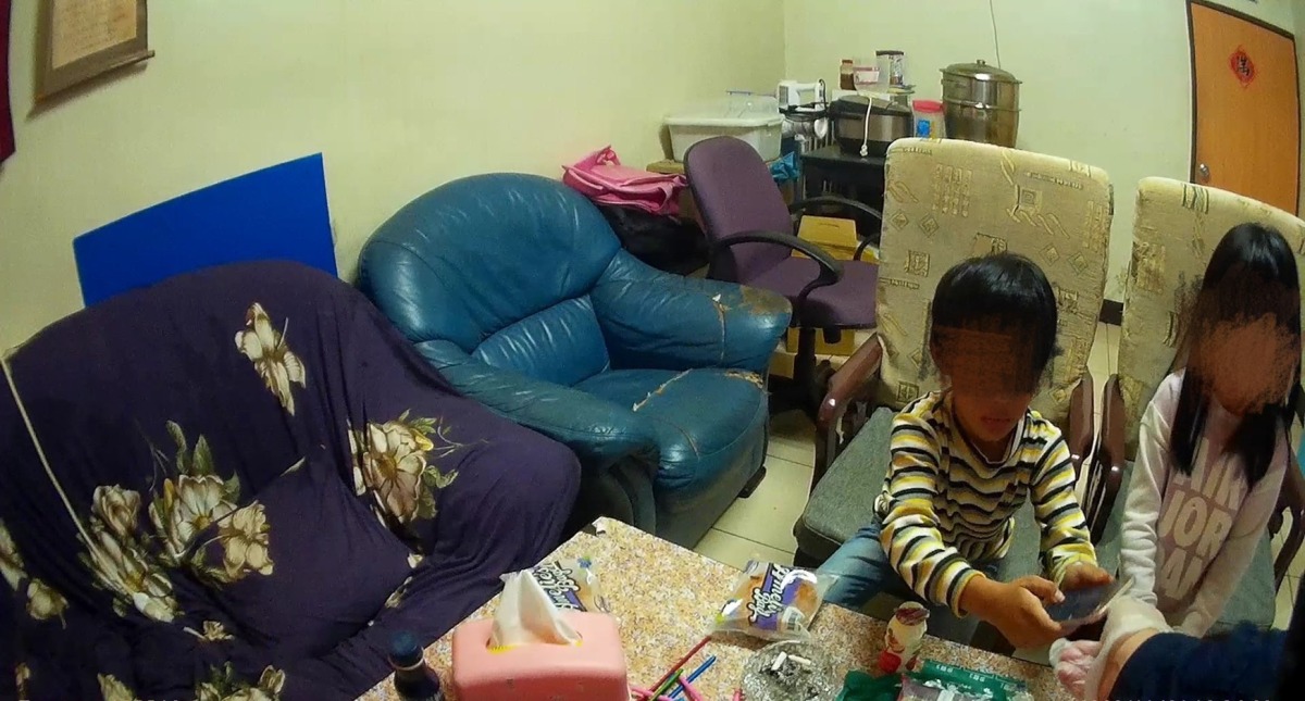 單親媽獨留2幼子在家 八德警關懷通報社會局 S 112541720