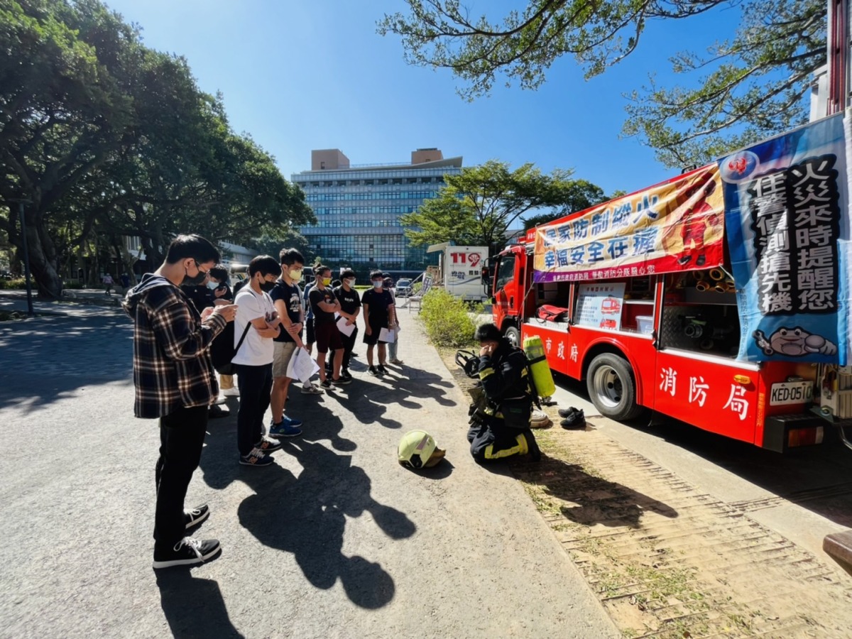 桃消華勛分隊前進中原大學 加強師生防災觀念 S 11624528