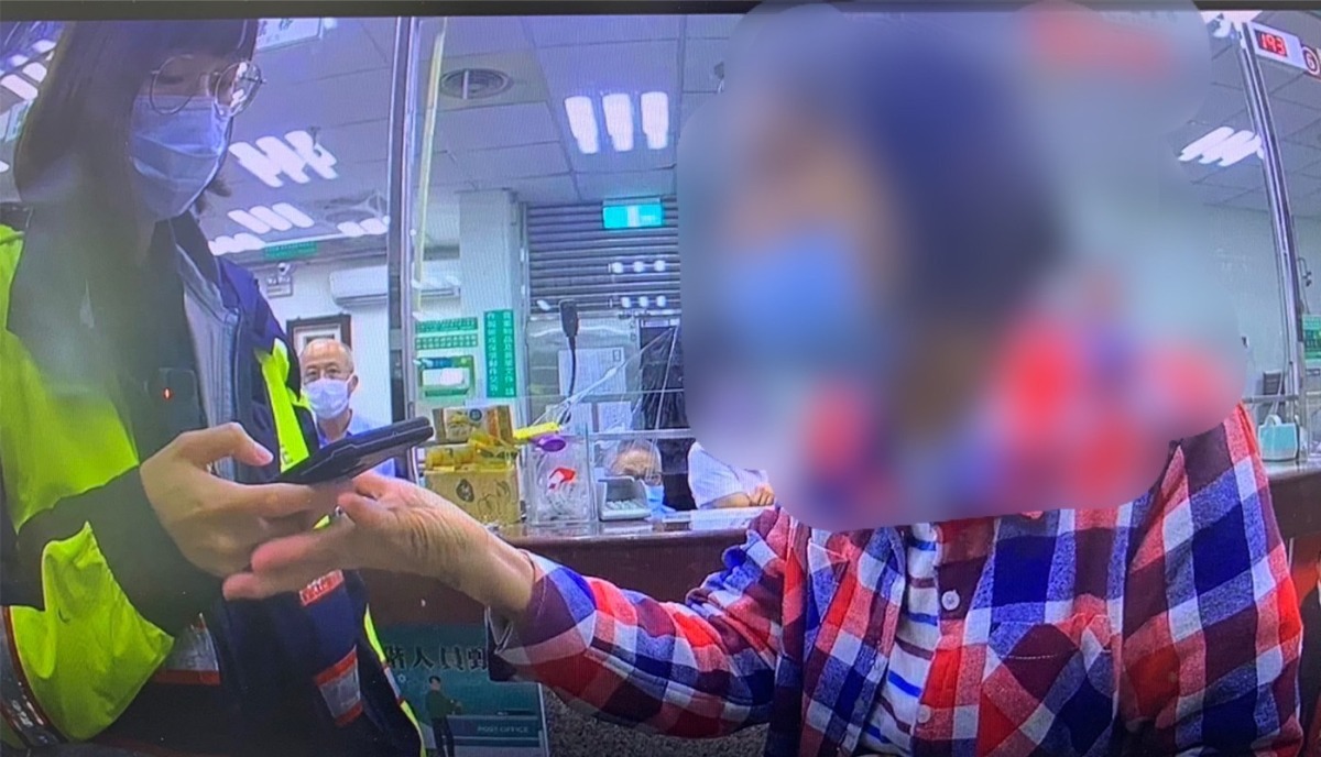 誆確診聲音改變!婦誤信女兒急用錢 龜山警苦勸守住20萬 S 249274371