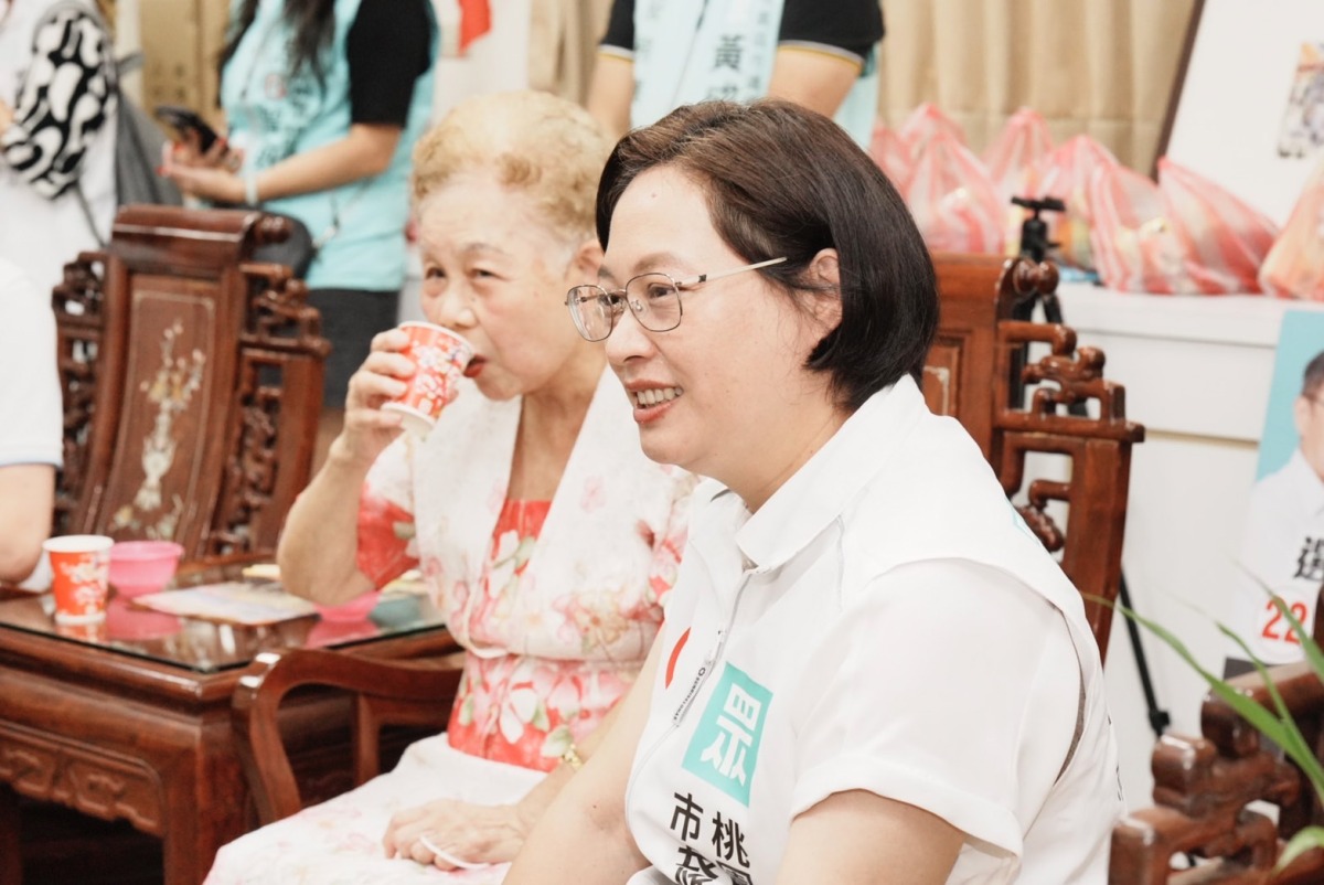 賴香伶合體柯文哲父母拜平鎮義民廟 指藍綠靠攻擊壓縮第三勢力空間 S 2990103