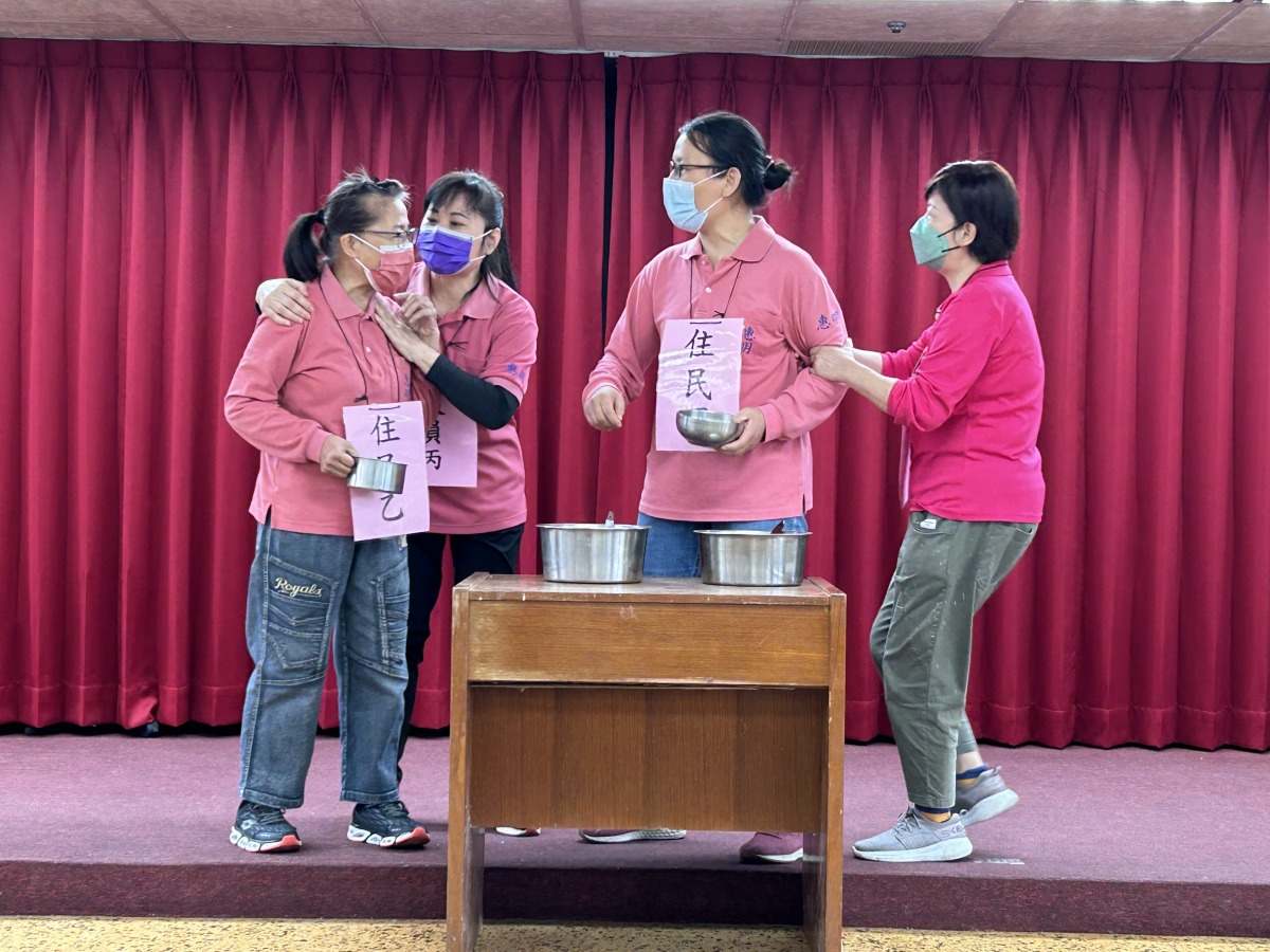 八德榮家意外事件防範演練登場 營造安心頤養環境 八德榮家實地演練意外狀況發生情境及處理