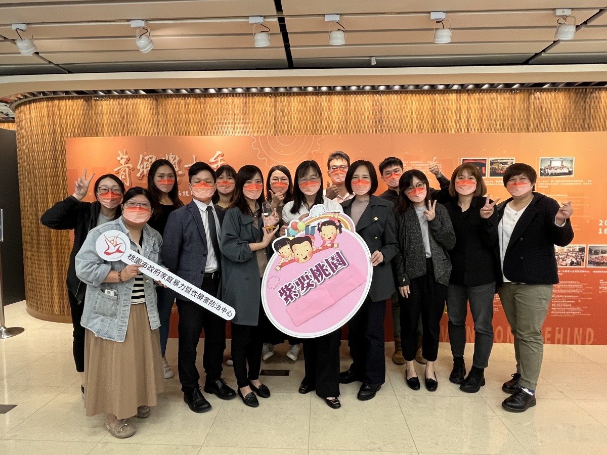 張老師攜手桃園網絡團隊 輔導弱勢青少年獲菁網獎肯定 桃園市網絡團隊獎2