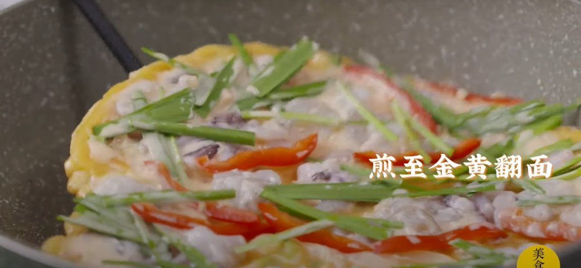 【有片】韓國下雨天要吃煎餅?動手做「泡菜海鮮煎餅」滿足味蕾 螢幕擷取畫面 230 e1667375826345