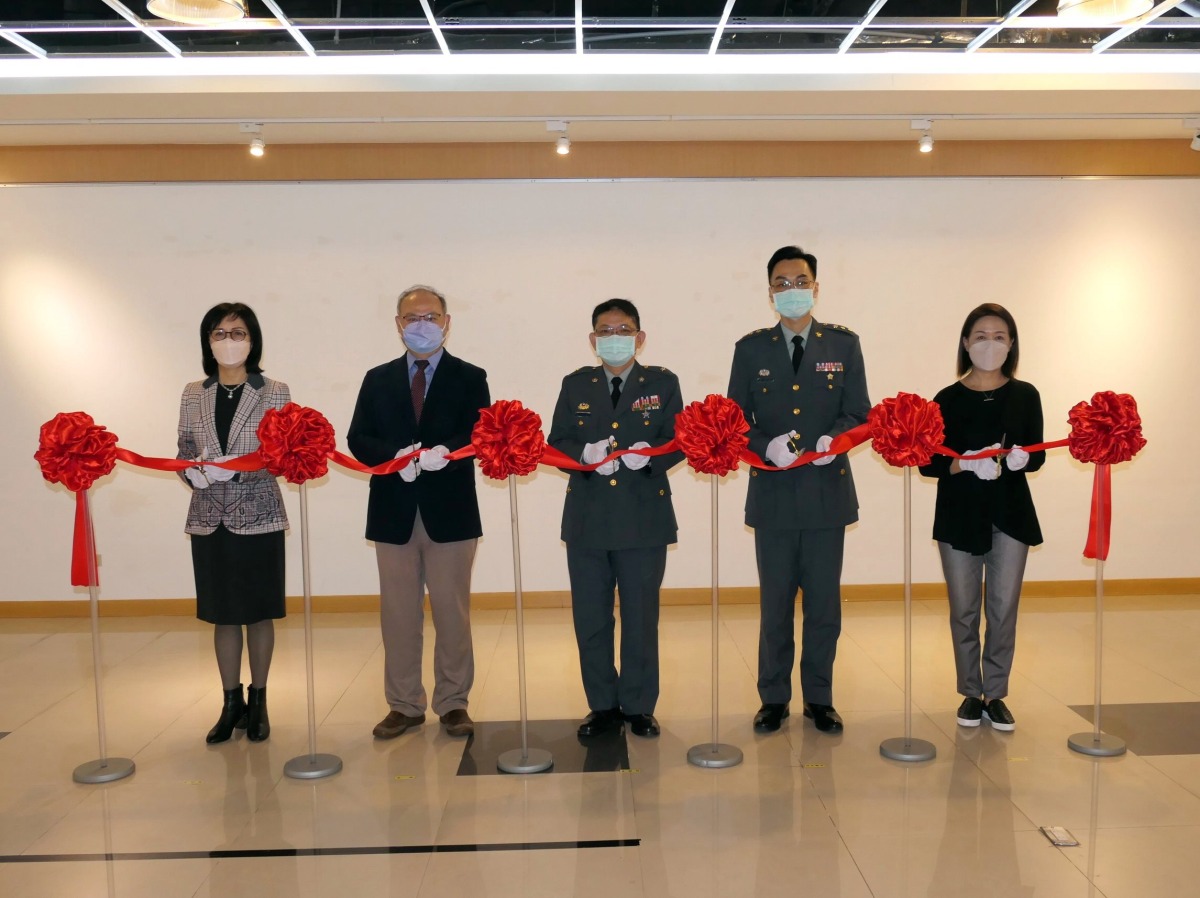 國軍文藝金像獎得獎作品龍華科大熱情登場 展現保家衛國榮耀 龍華科大展出國軍文藝金像獎美展作品 師生飽覽豐盛藝文饗宴 2