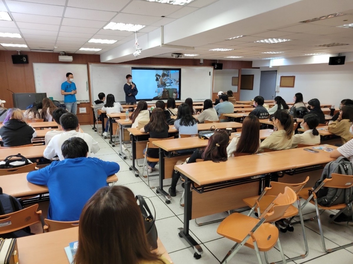 龍華科大應外系學海築夢計畫 3學子赴加拿大體驗多元文化 龍華科大應外系學子英、加學海築夢 海外職場實習收穫豐碩 4