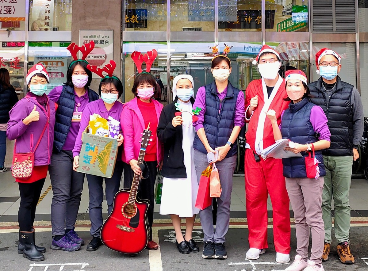 聖保祿醫院居家報佳音 溫馨關懷長期臥床患者 00 1 1