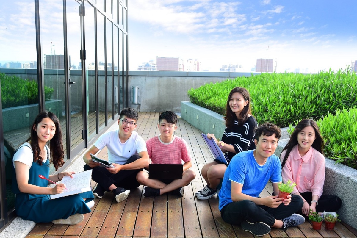 05 中原大學確信『愛』是教育的主導力量，提供學子溫馨友善、永續學習的綠色校園。