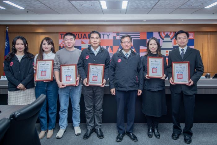 表揚市府13件創新提案 鄭文燦:桃園市民卡成全台典範 20221221142441687