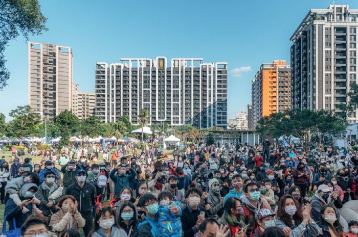 桃園聖誕嘉年華 卸任前鄭文燦祝福市民聖誕節平安快樂 20221224164936441