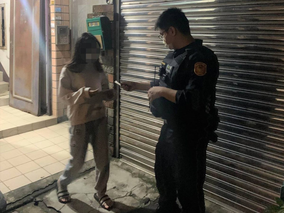 女學生丟證件哽咽報案 大園暖警在這尋獲 212719 scaled