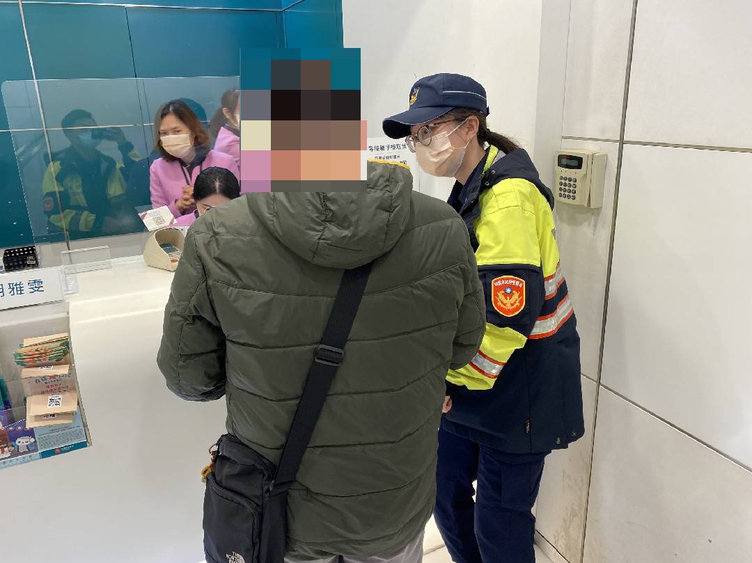 男險遭詐306萬!控龜山警阻止他發大財 女警化身「Siri」耐心解說 624318
