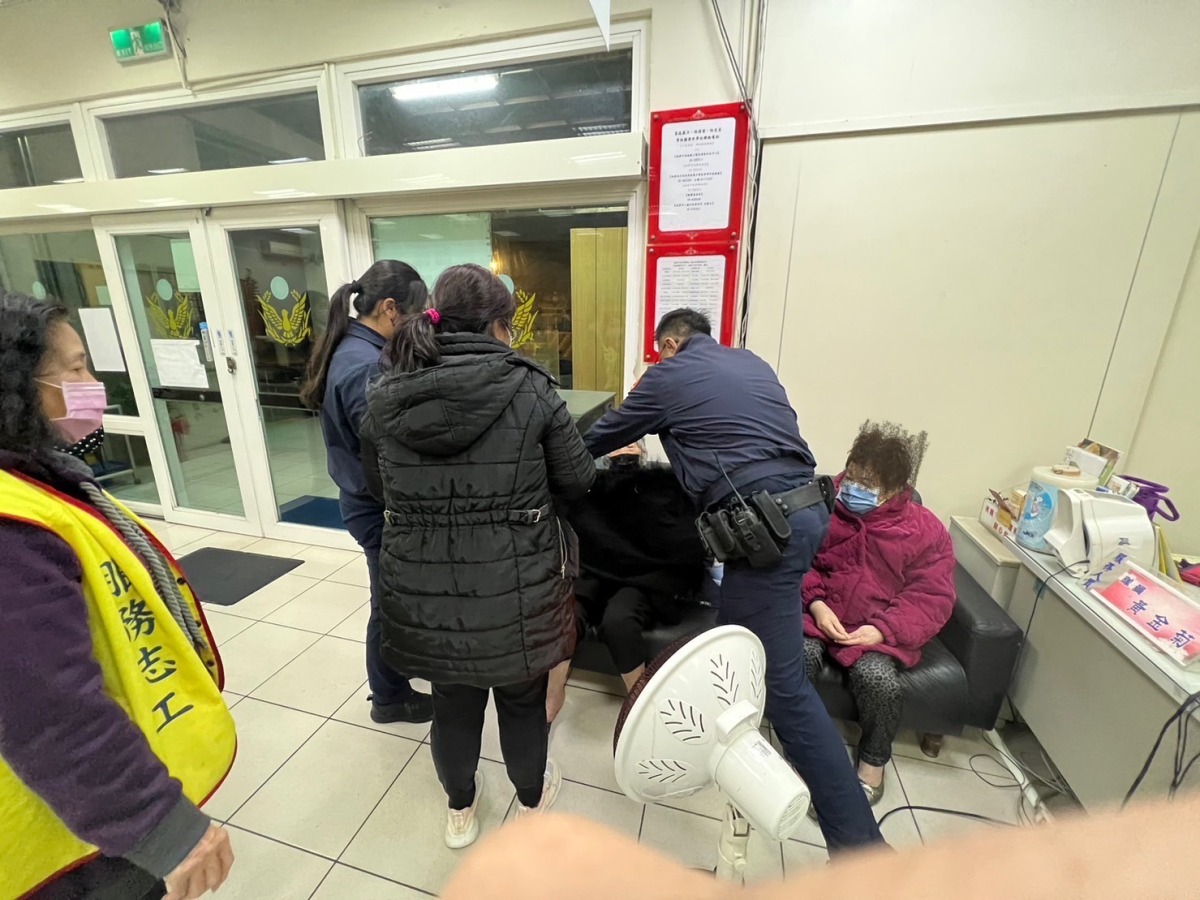 寒流來襲八德頻傳老人迷途 員警暖心助平安返家 S 114073615