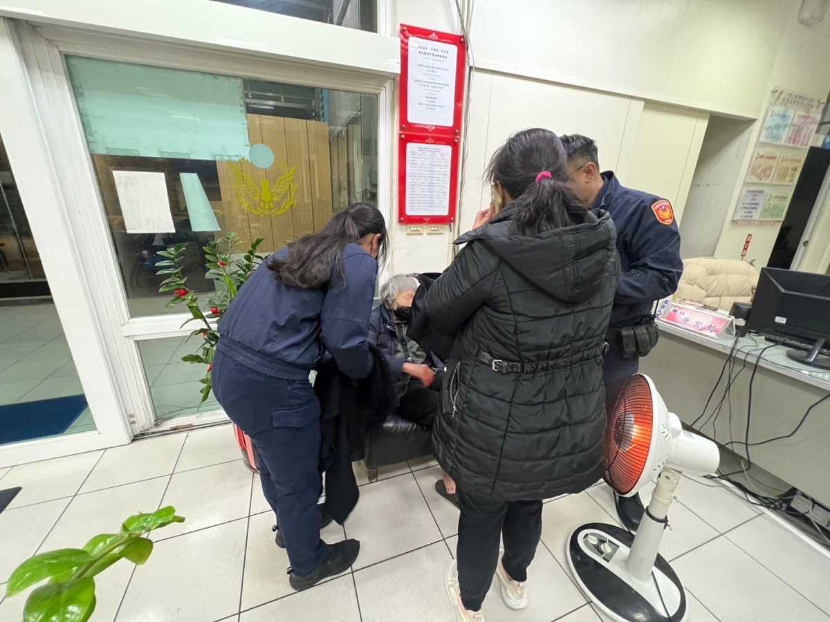 寒流來襲八德頻傳老人迷途 員警暖心助平安返家 S 114073617