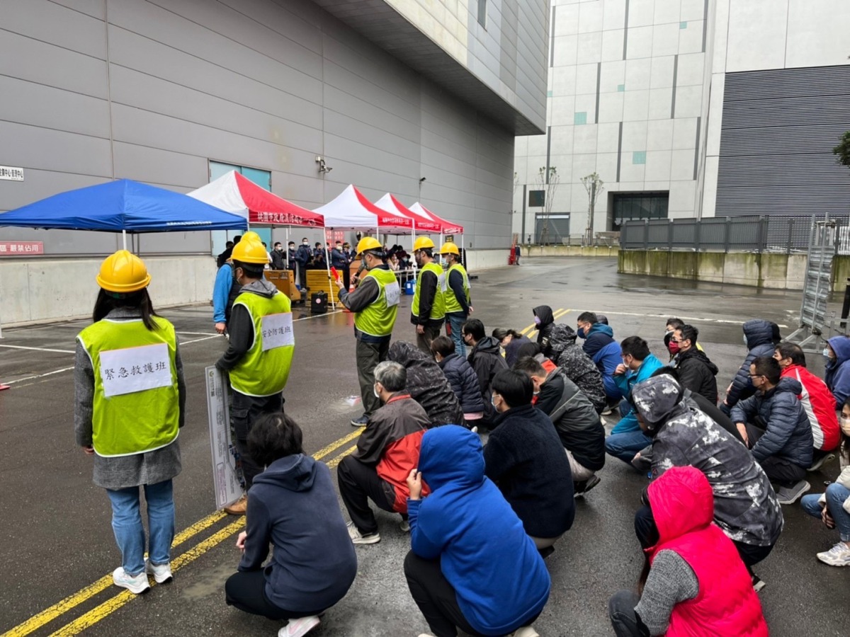 桃園消防第一大隊執行救災實境演練 提升業者自衛應變能力 S 444358703