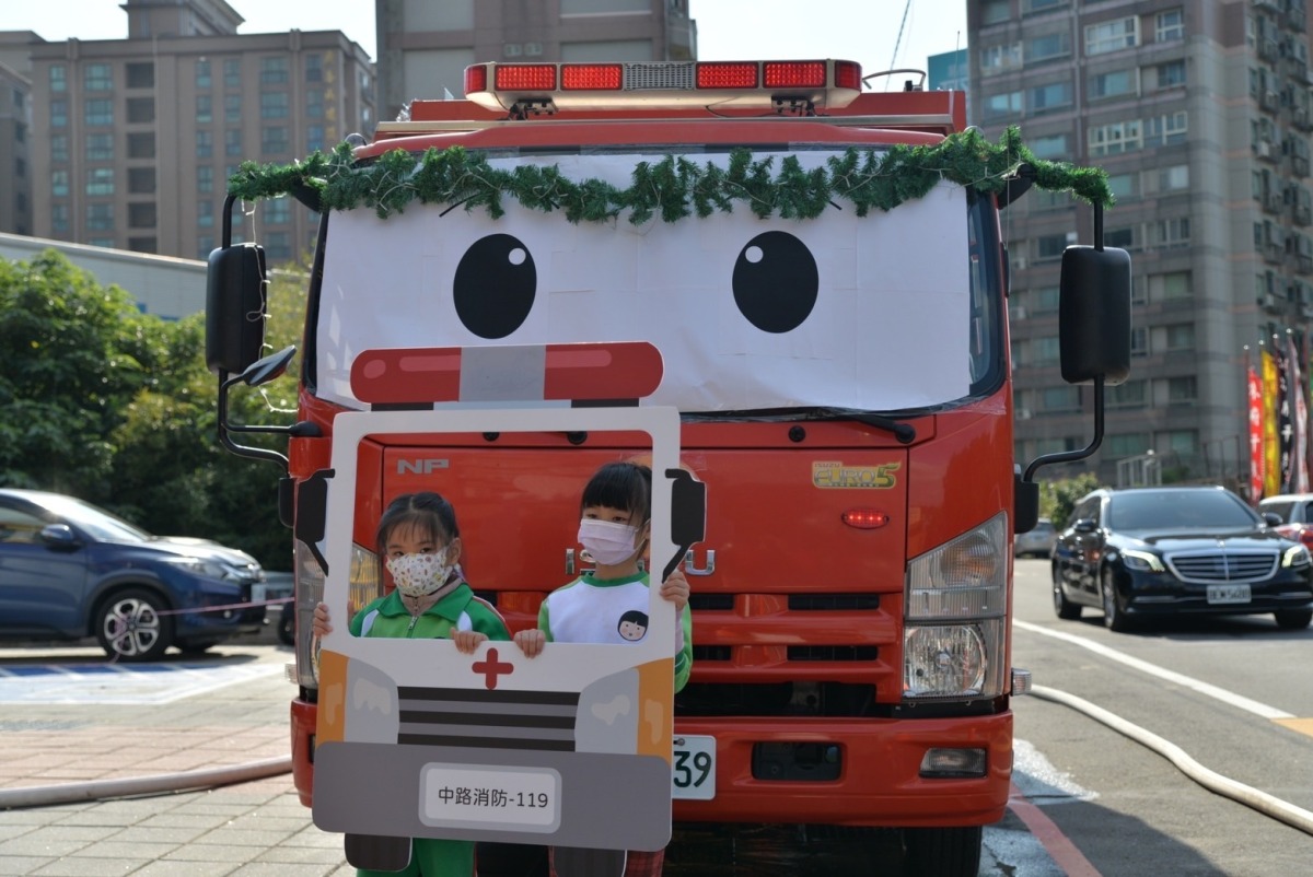 桃消前進幼兒園宣導防災知識 救援小英雄「羅伊」驚喜登場 S 75014198