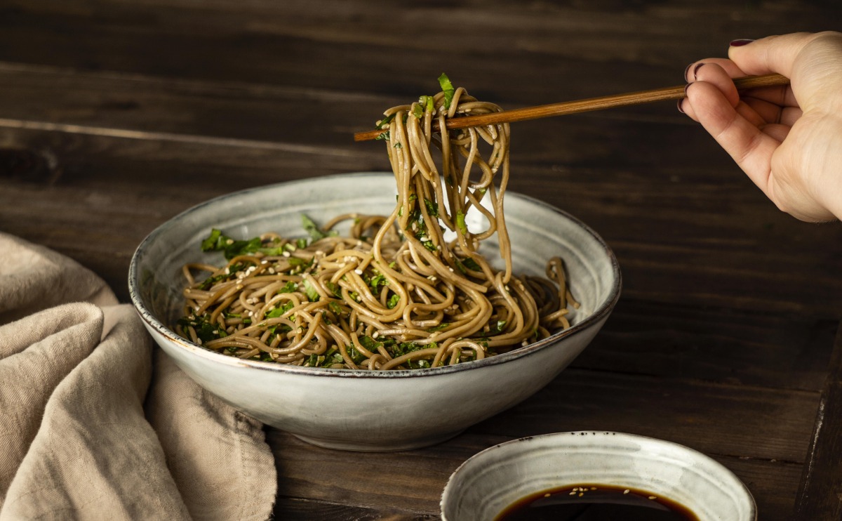 好吃到上癮?黑心老闆為攬客 涼麵竟偷加這物 noodles bowl assortment