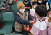 貞德幼兒園萌娃報佳音 八德榮家爺奶樂開懷