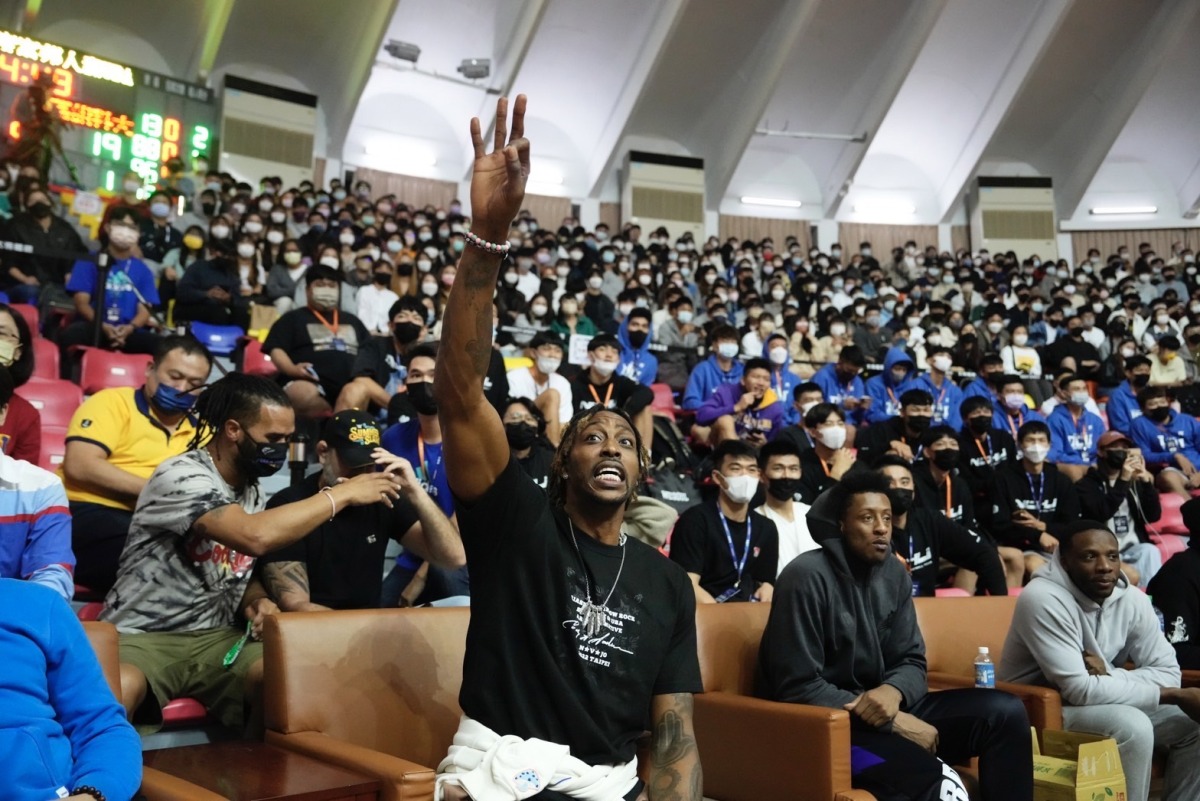 桃園永豐雲豹力挺UBA賽事 輔大學生搶睹霍華德風采 霍華德 5