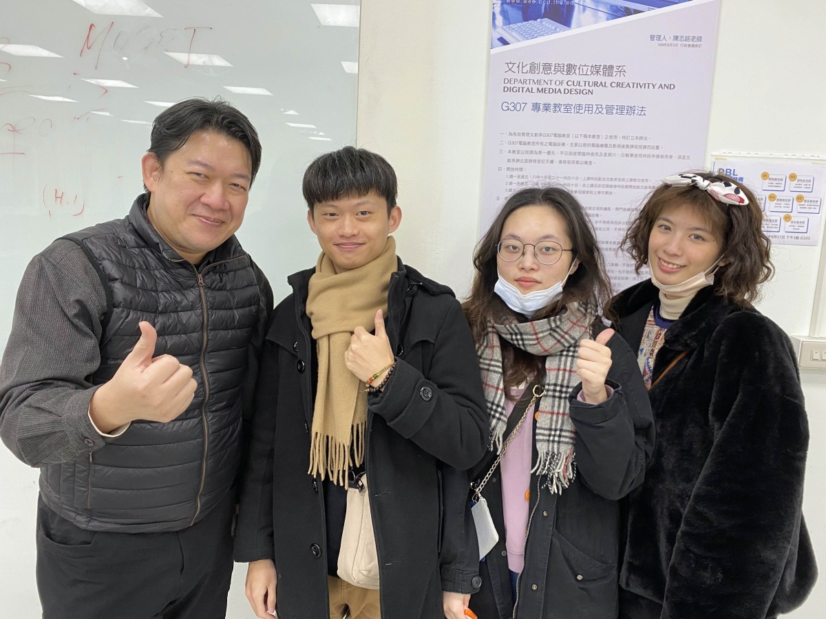 龍華科大校友董家銓敲響金鐘 展現文創系紮實影視技能 龍華科大文創系校友董家銓 畢業才一年就勇奪電視金鐘獎 4
