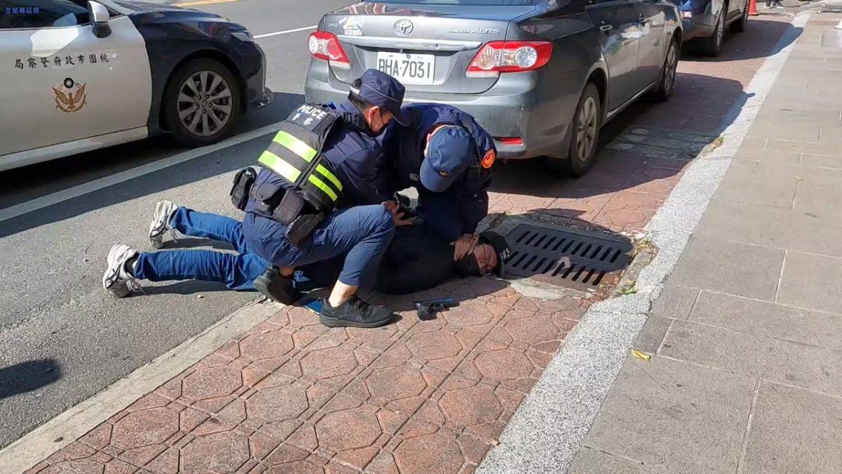 【有片】桃警農會防搶演練太逼真 洽公民眾愣住:怎麼了? 1290933 scaled