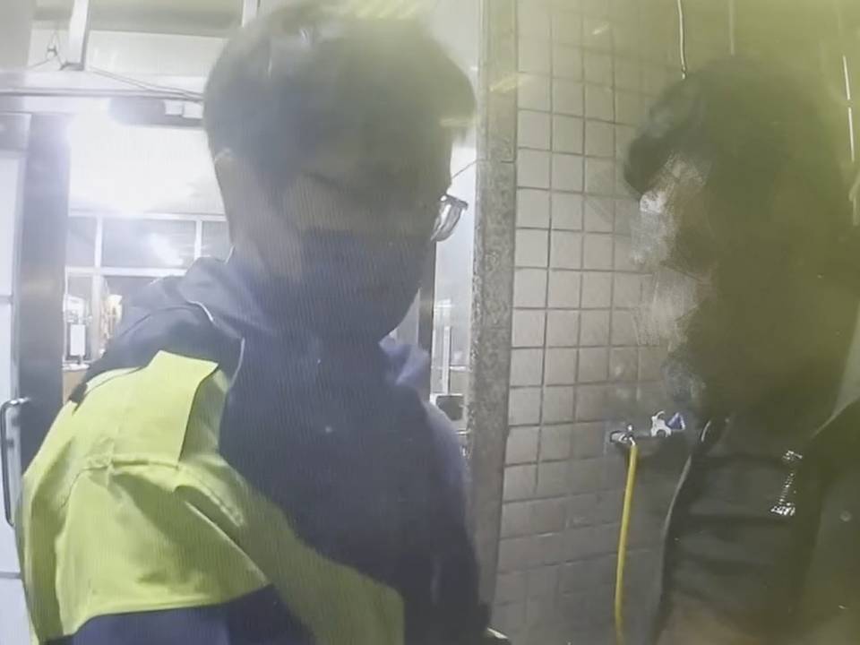 【有片】心虛?男深夜突拔腿狂奔 桃警一查身分竟是 1316967