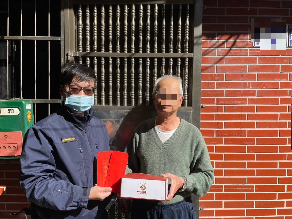 寒冬送暖!大溪內柵派出所長自掏腰包買物資 助37弱勢家庭過好年 192165 scaled