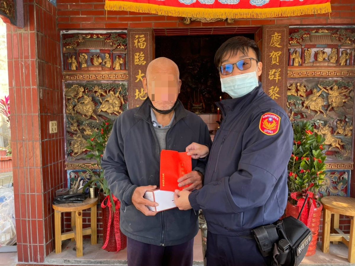 寒冬送暖!大溪內柵派出所長自掏腰包買物資 助37弱勢家庭過好年 192166 scaled