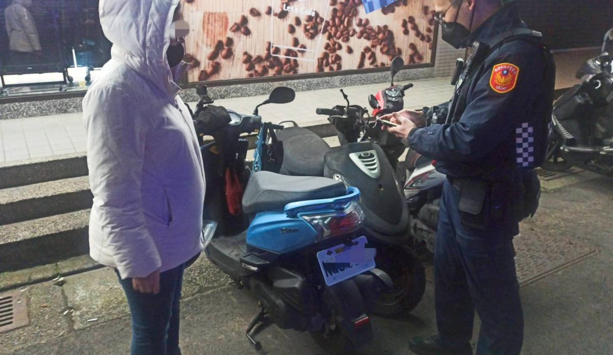 妙齡女深夜下班險回不了家 大園警靠這招解圍 218760 scaled