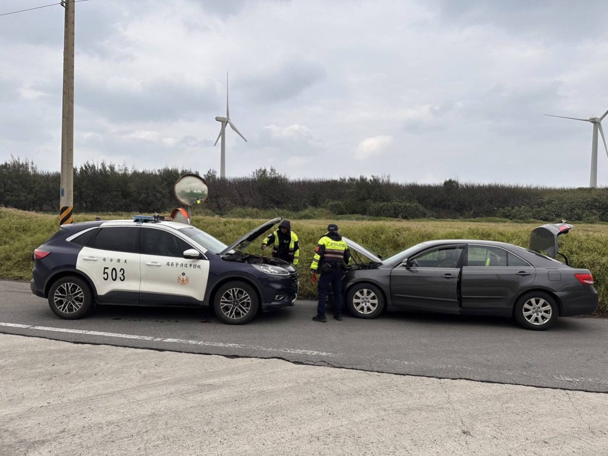 春節出遊回程車拋錨 草漯警助順利返家 227651 scaled