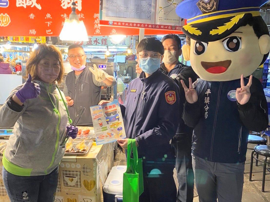 平鎮警加強宣導交通安全 盼民眾歡喜好過年 509459