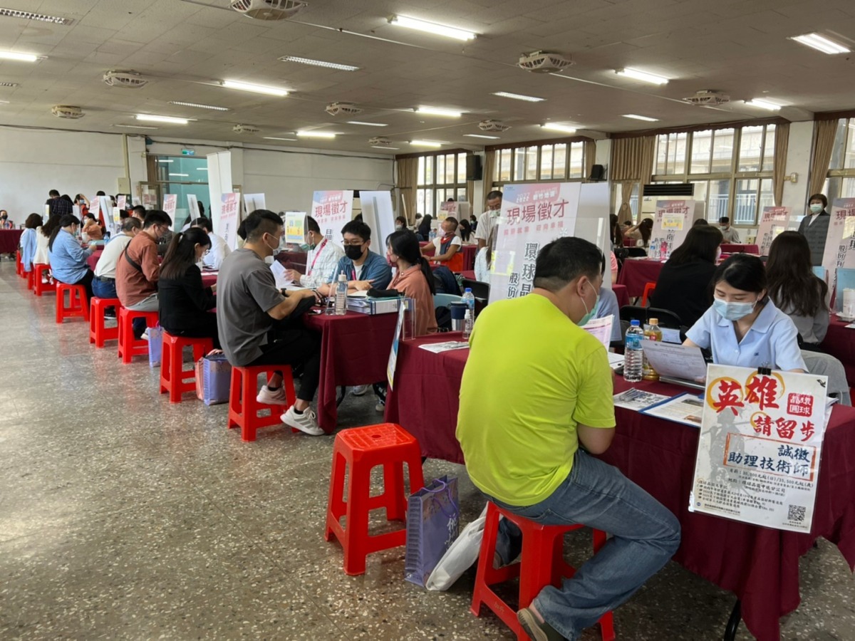 B桃竹苗地區第一季22場實體徵才活動，約496家廠商釋出超過近2萬個職缺