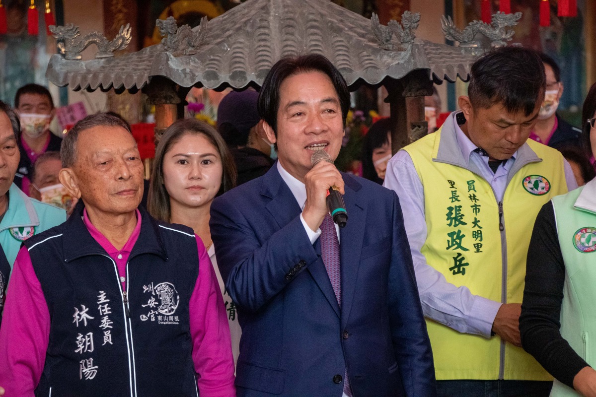 東山媽祖好發揮! 員林圳安宮迎來賴清德參香發福袋 IMG 2015