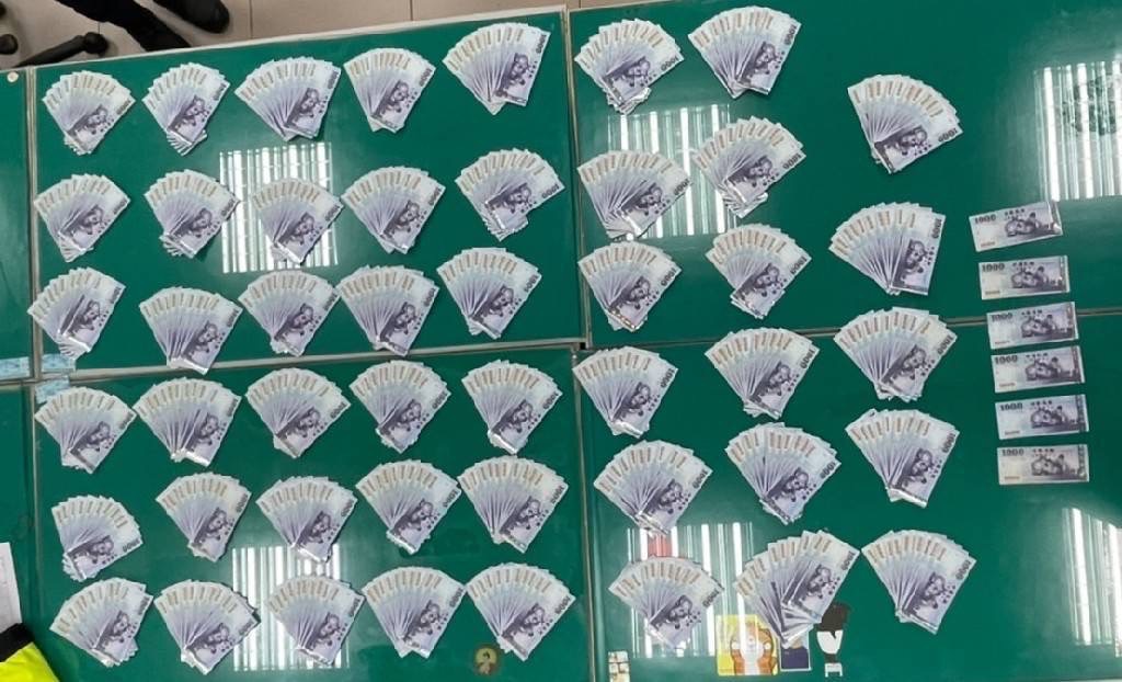 【有片】身藏毒品偷錢包 桃警火速攔截驚查通緝身分 S 114417668