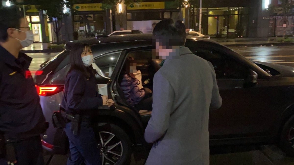 女子走進派出所沉默不語 暖警過濾失蹤協尋助返家 S 114499611