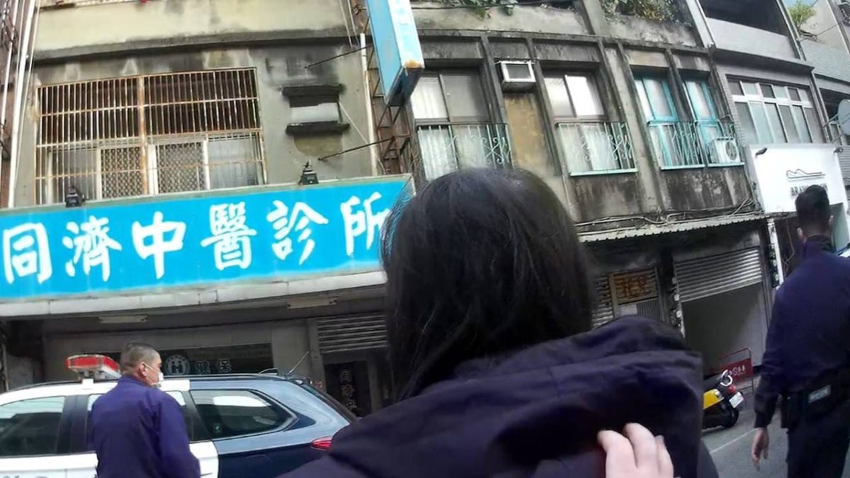 【有片】攔酒駕意外逮女通緝犯 老公無奈喊:都安份過日子啊 S 114876485 scaled