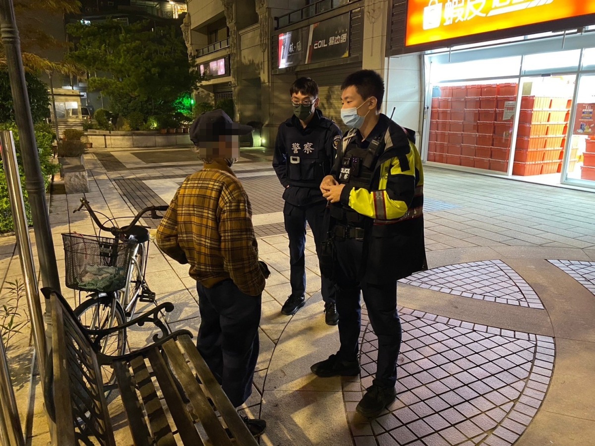 8旬翁騎腳踏車訪友迷路 青埔警助其返家 S 26083401