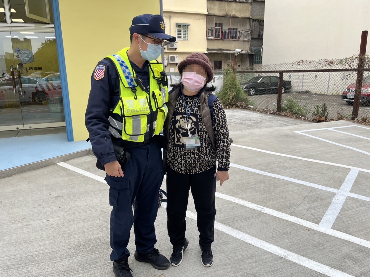 國道上驚見迷路婦人!公路警察即時救援 S 26124290 2