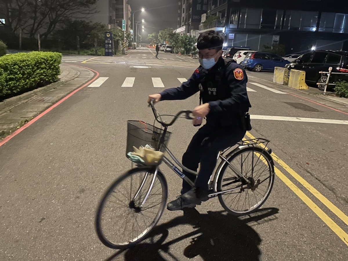 8旬翁騎腳踏車訪友迷路 青埔警助其返家 S 26181758