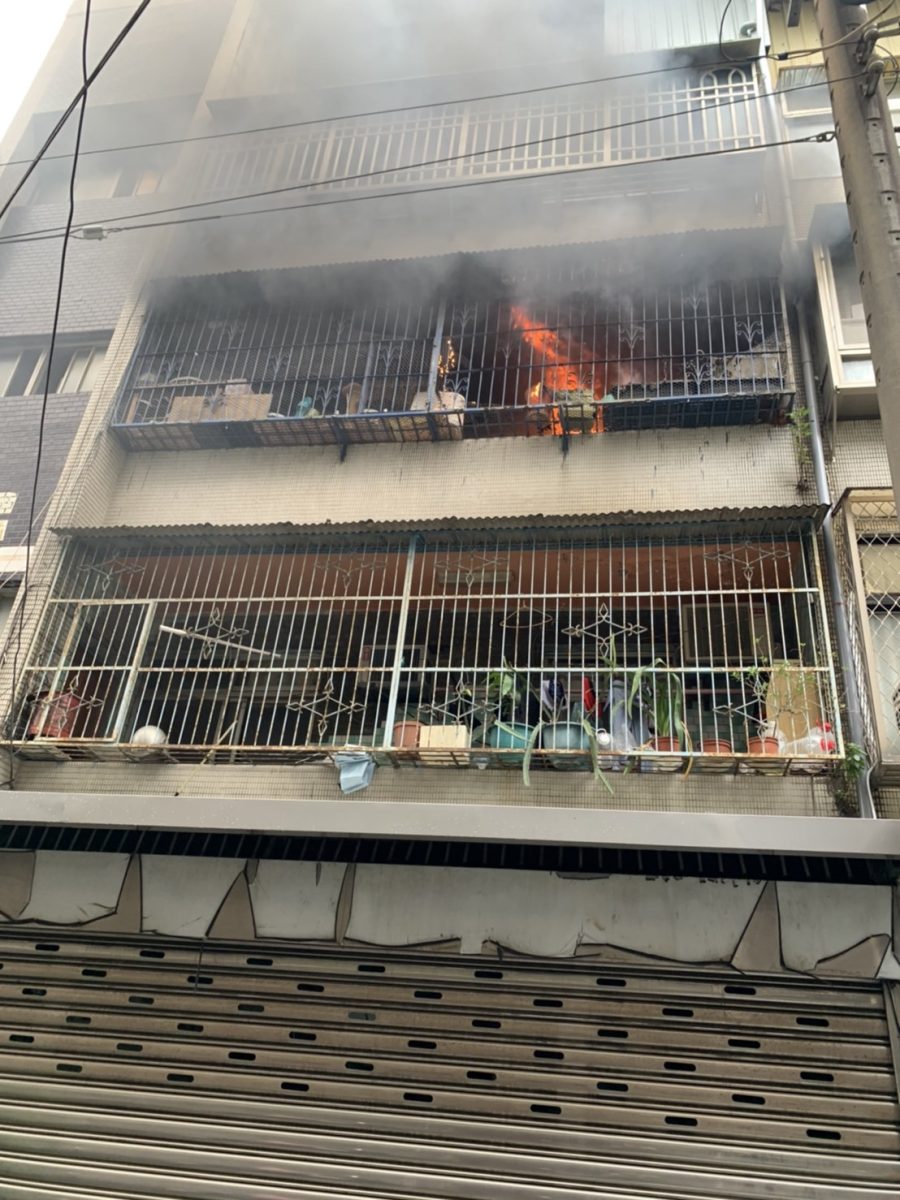 年夜飯泡湯!桃園民宅除夕火警2住戶受困 S 459849732 scaled