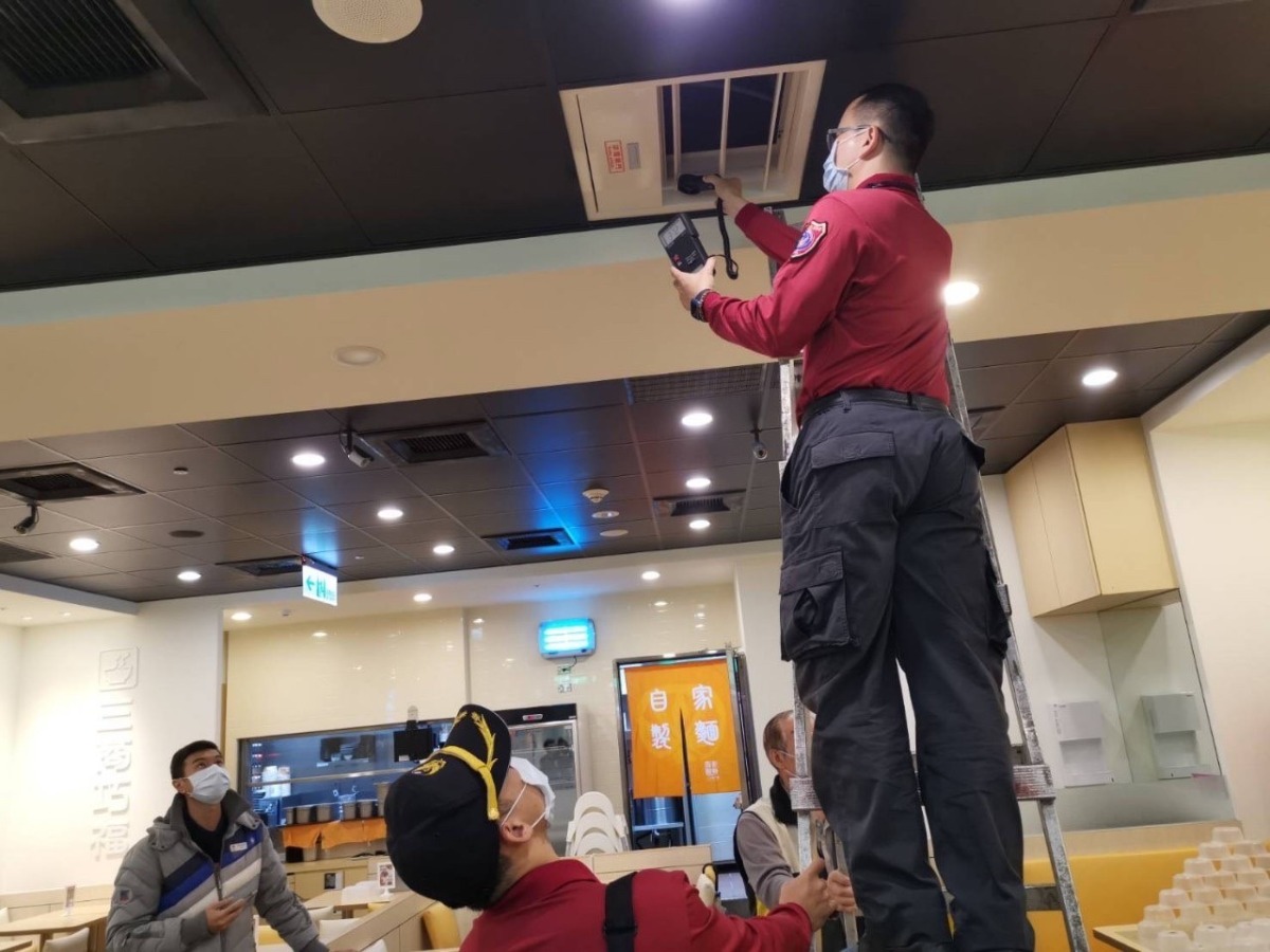 年前購物人潮大增 桃園百貨、賣場消防抽檢登場 S 91521146