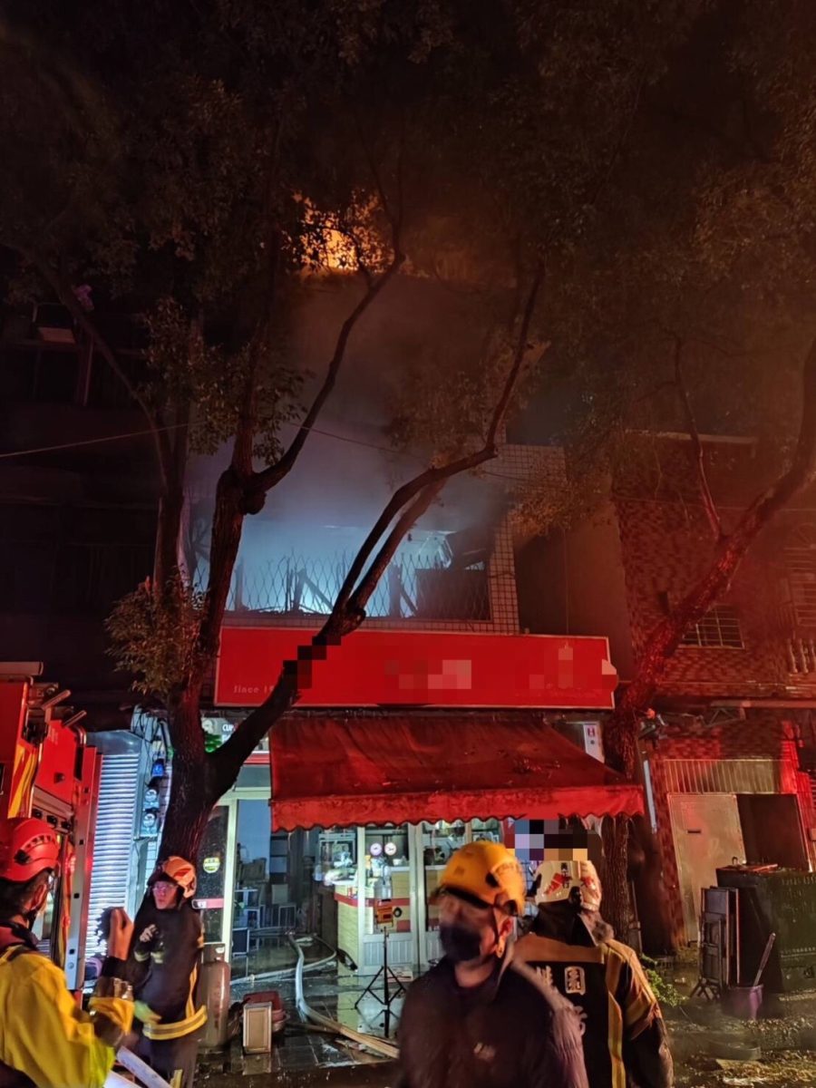 內壢西園路火警 消防局出動48人搶救 wp 1674915709842 scaled