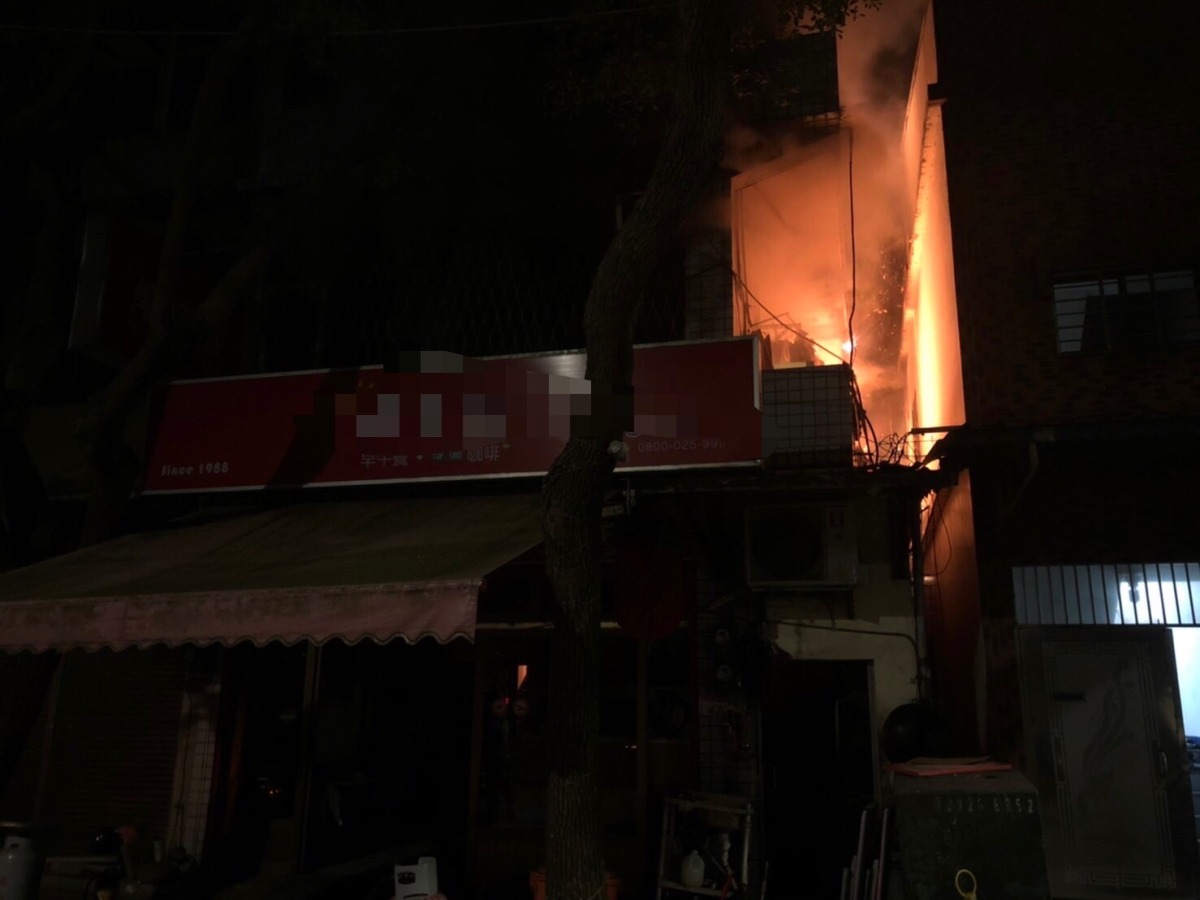 內壢西園路火警 消防局出動48人搶救 wp 1674915709850