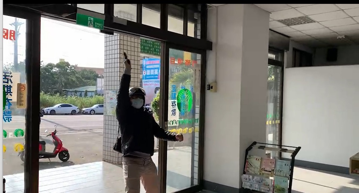 口罩男持槍闖入!壢警迅速壓制 農會防搶演練圓滿落幕 未命名1