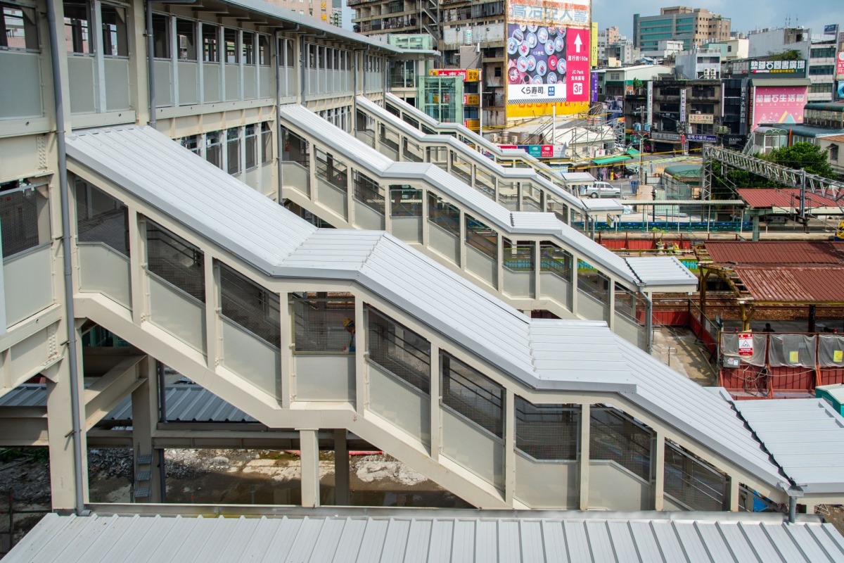 桃園鐵路地下化都市計畫變更案通過 創造車站周邊再生動能 0901陪同行政院長視察鐵路地下化1
