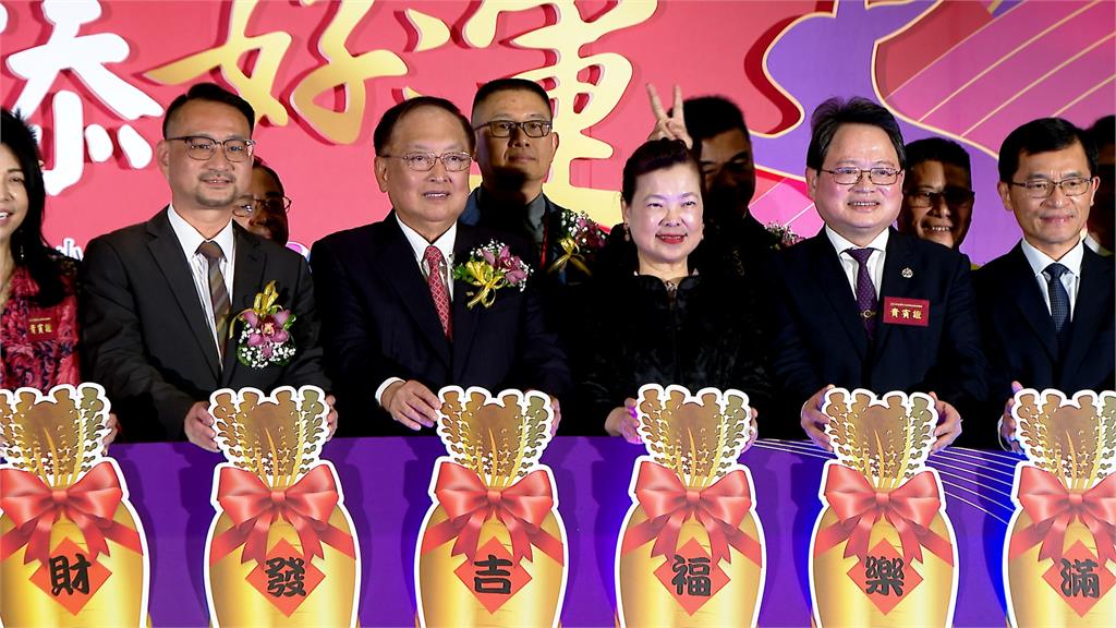 出席中小企業團拜 王美花談續任要務