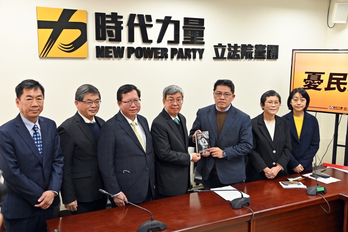 陳建仁、鄭文燦拜會立院 強調絕非看守內閣 2023年2月1日行政院長陳建仁拜會立法院各黨團 7