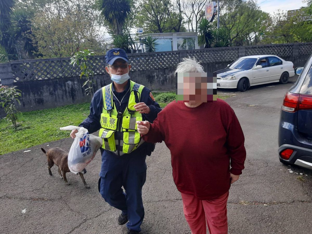 鄰居不認識!失智婦社區內迷路 大溪警急尋家屬 213986 scaled