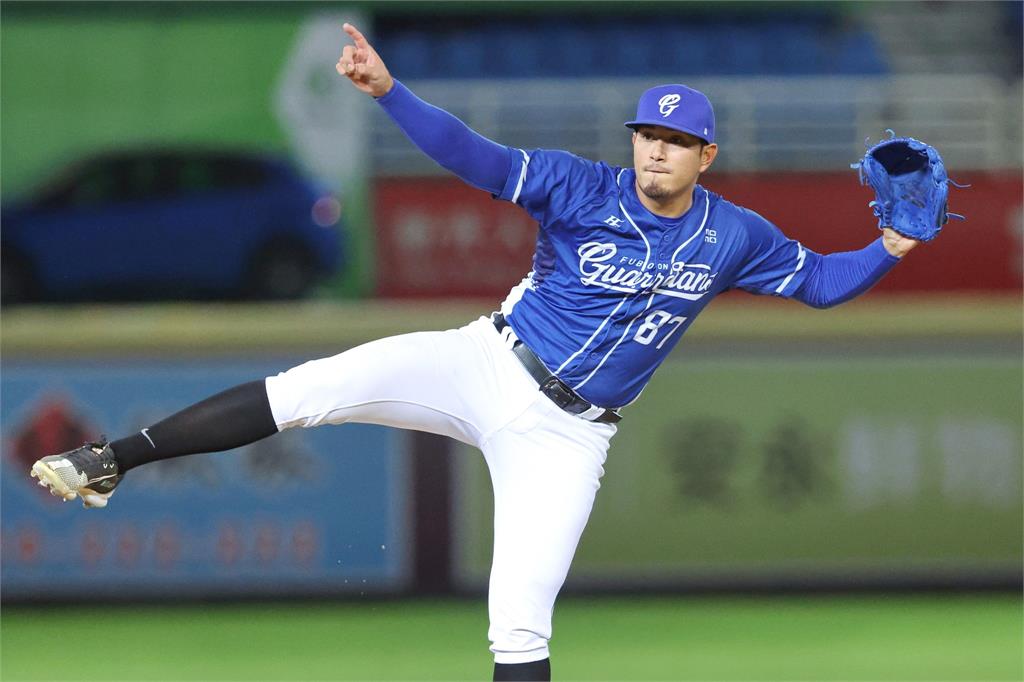 「史上最速」161KM火球男來了!IG大秀台灣國旗嗨喊1句話