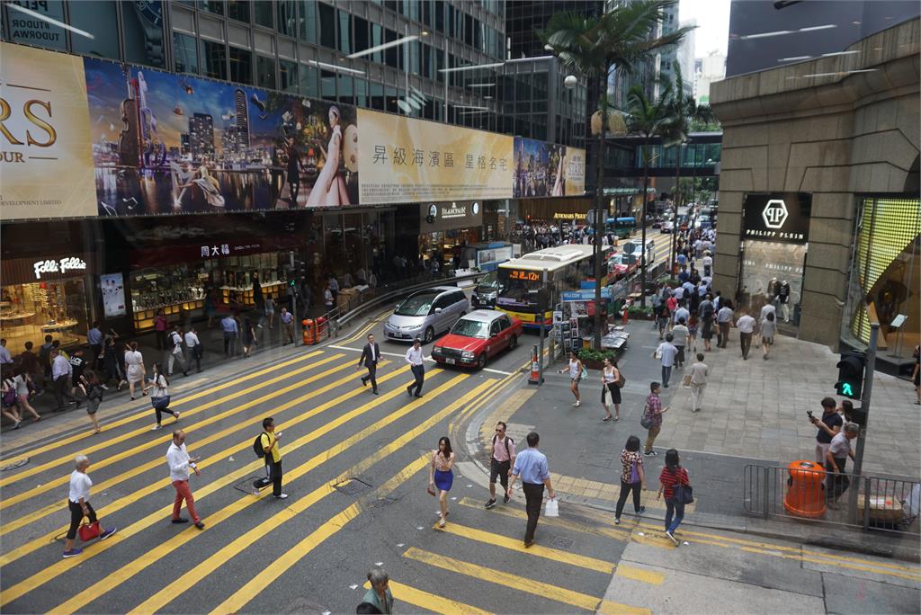 中國2/6起全面恢復與港澳往來 取消入境前核酸檢測 中國2/6起全面恢復與港澳往來 取消入境前核酸檢測
