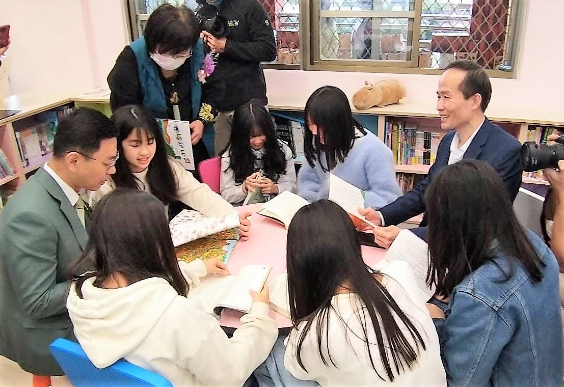 玉山圖書館前進蘆竹新興國小 播下閱讀希望種子 332463376 962790531550007 6398681986755312786 n